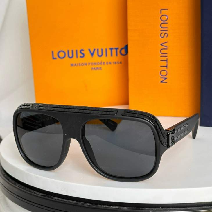 Picture of Louis Vuitton Sunglasses _SKUfw76721215fw